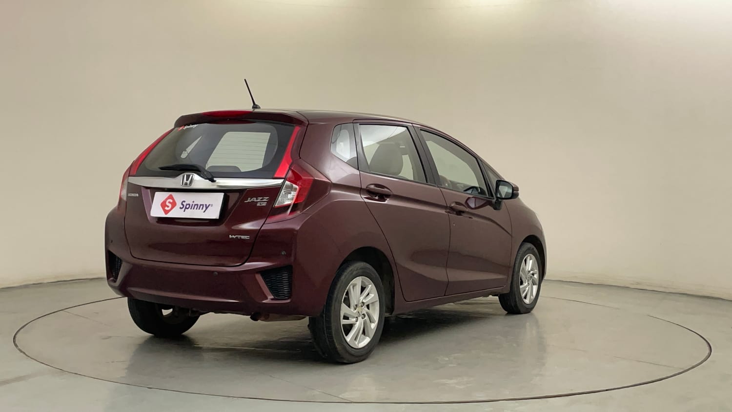 Used 2017 Honda Jazz V AT Petrol Petrol Automatic exterior RIGHT REAR CORNER VIEW