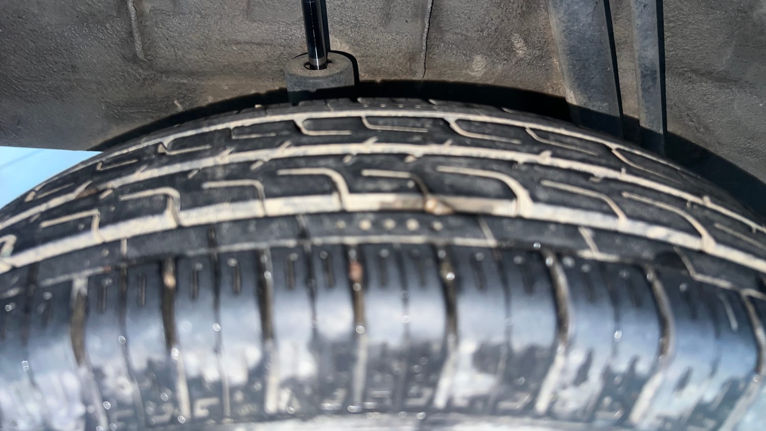 Used 2019 Renault Kwid RXT Opt Petrol Manual tyres RIGHT REAR TYRE TREAD VIEW