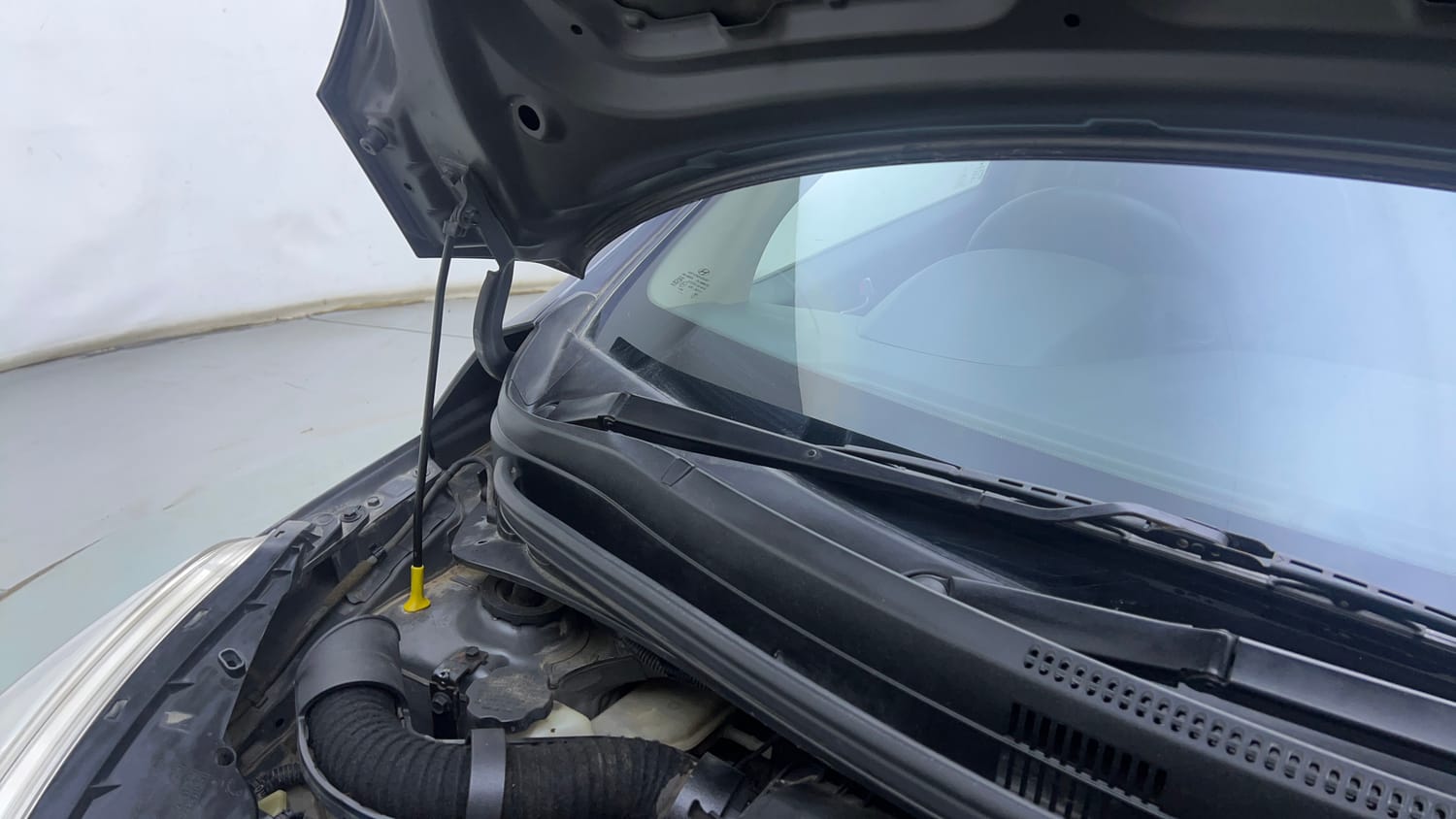 Used 2014 Hyundai Grand i10 Asta AT 1.2 Kappa VTVT Petrol Automatic engine ENGINE RIGHT SIDE HINGE & APRON VIEW