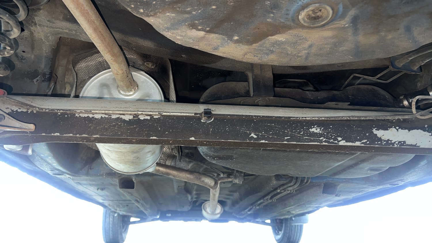 Used 2017 Renault Kwid CLIMBER 1.0 AMT Petrol Automatic extra REAR UNDERBODY VIEW (TAKEN FROM REAR)
