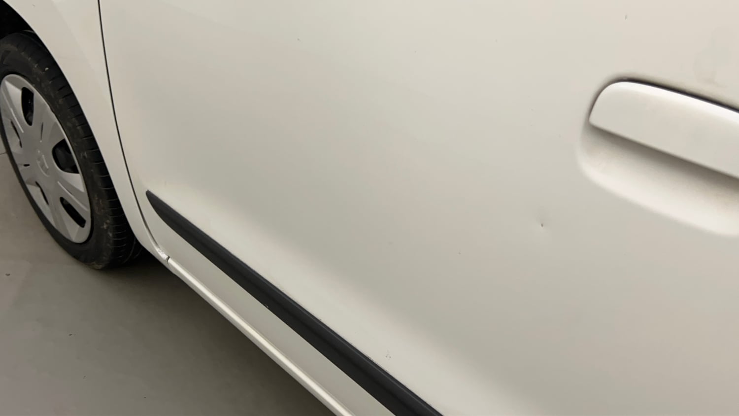 Used 2016 Maruti Suzuki Wagon R 1.0 VXI AMT Petrol Automatic dents MINOR DENT