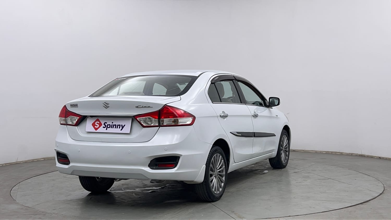 Used 2015 Maruti Suzuki Ciaz ZXI+ Petrol Manual exterior RIGHT REAR CORNER VIEW