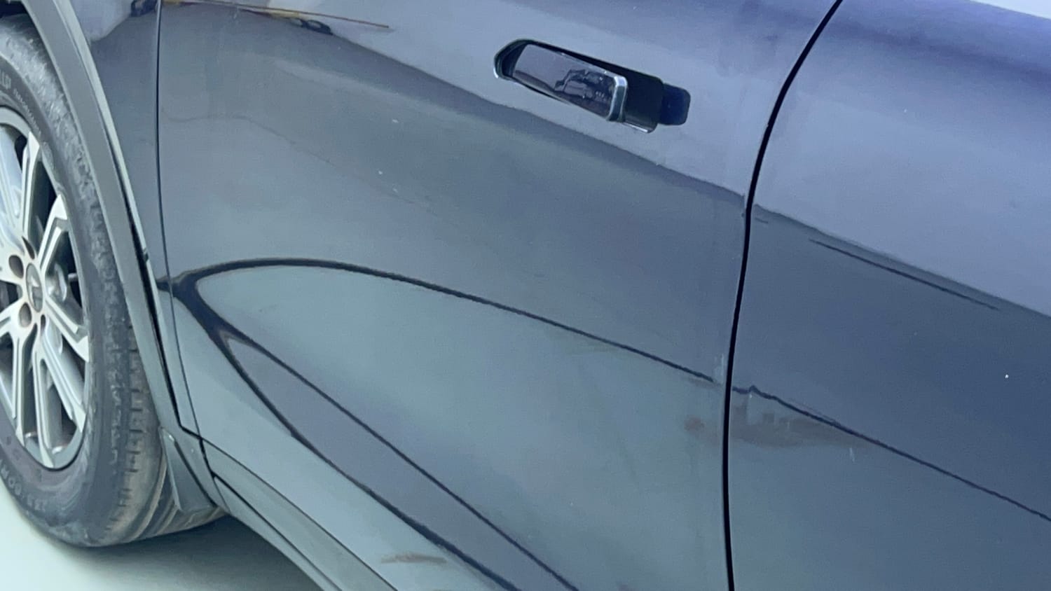 Used 2021 Mahindra XUV700 AX 7 Petrol AT Luxury Pack 7 STR Petrol Automatic dents MINOR SCRATCH