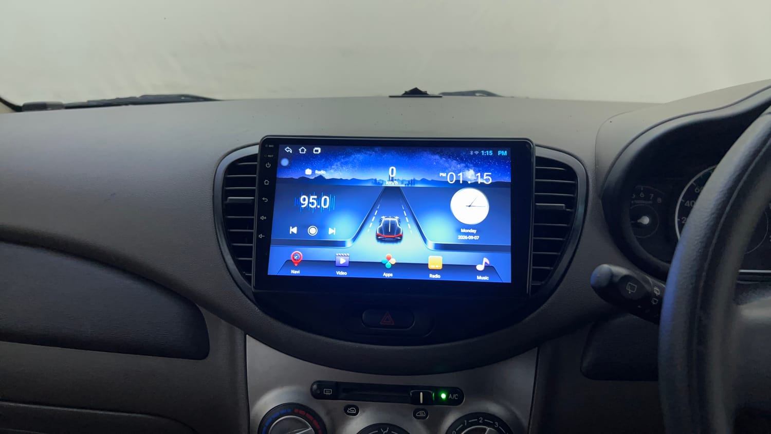 Used 2012 Hyundai i10 Sportz 1.2 Kappa2 Petrol Manual top_features Integrated (in-dash) music system