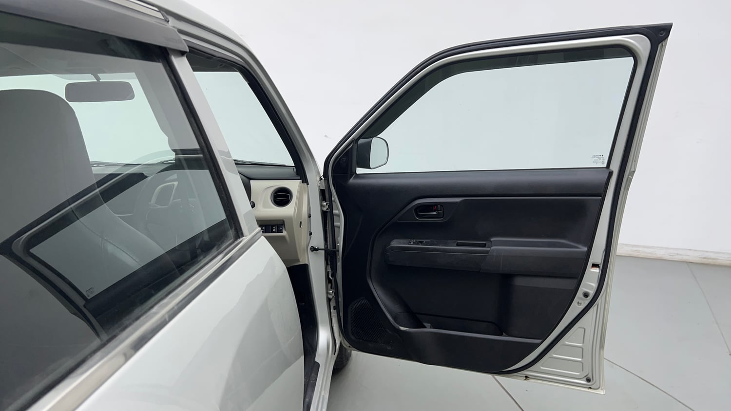 Used 2021 Maruti Suzuki Wagon R LXi 1.0 CNG Cng Manual interior RIGHT FRONT DOOR OPEN VIEW