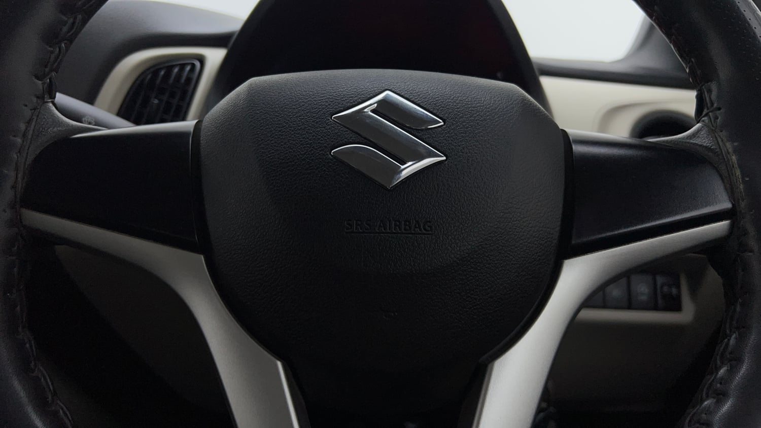 Used 2022 Maruti Suzuki Wagon R VXI 1.0 Petrol Manual top_features Airbags