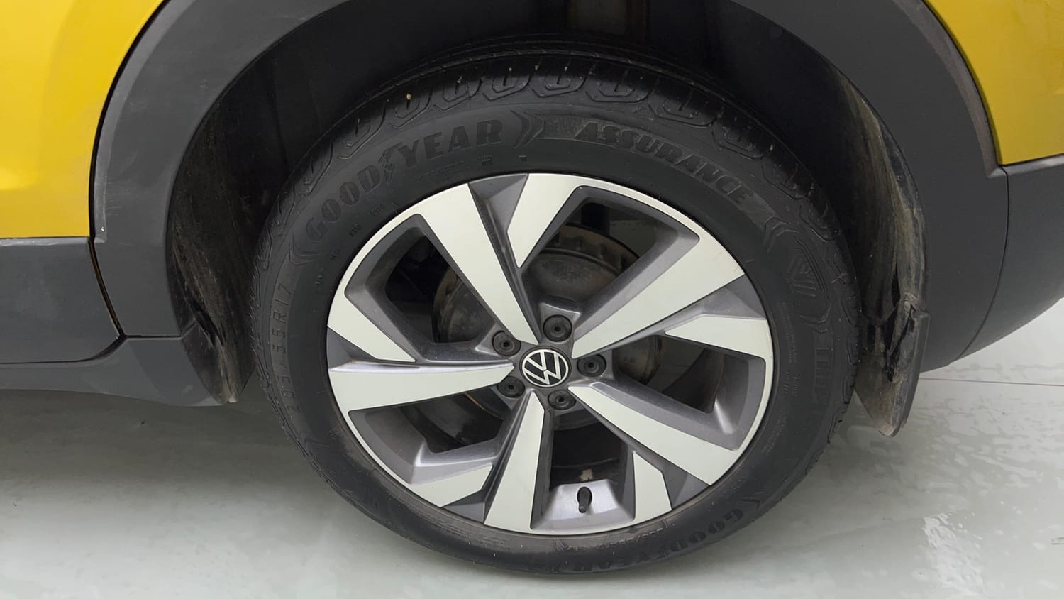 Used 2022 Volkswagen Taigun Topline 1.0 TSI AT Petrol Automatic tyres LEFT REAR TYRE RIM VIEW