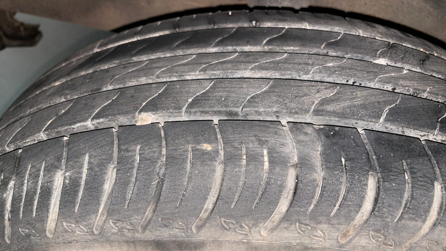 Used 2021 Renault Kiger RXZ Turbo CVT Petrol Automatic tyres RIGHT REAR TYRE TREAD VIEW