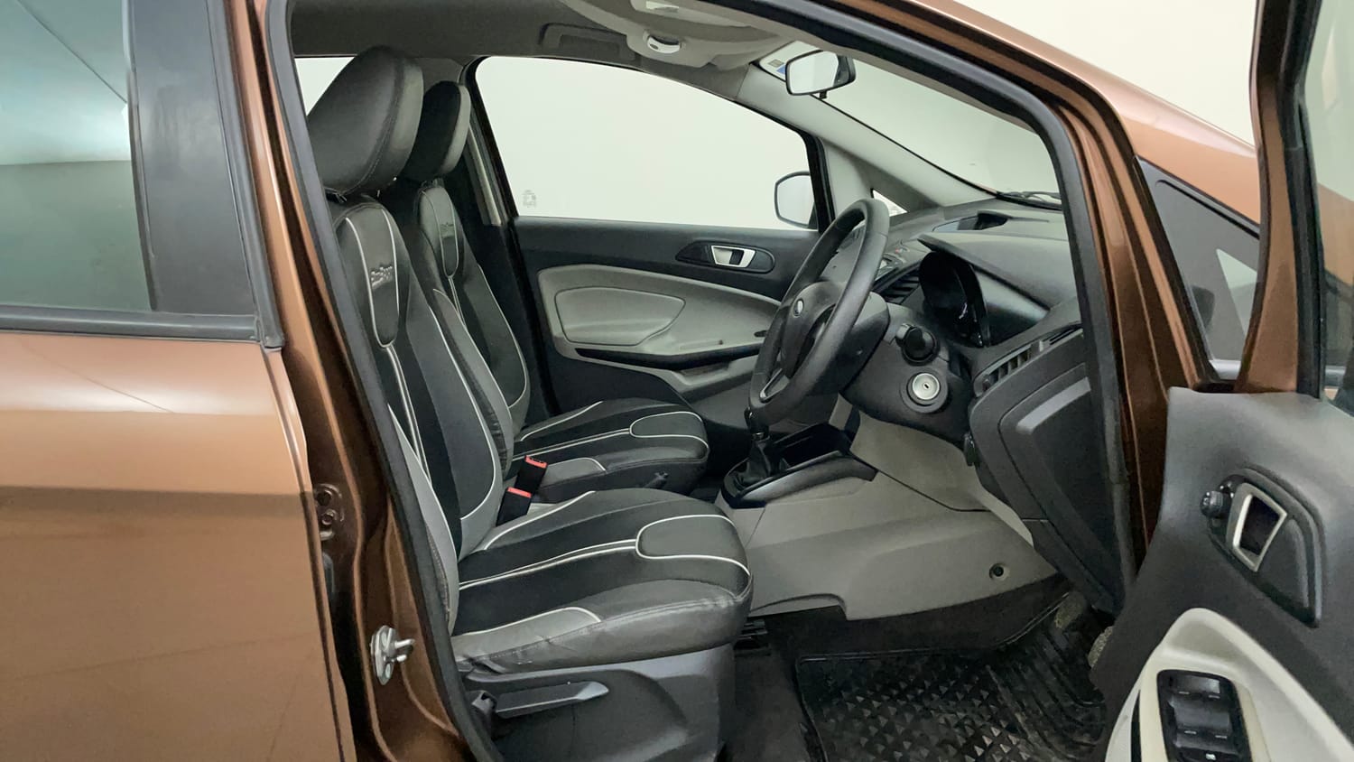 Used 2017 Ford EcoSport Trend+ 1.0L EcoBoost Petrol Manual interior RIGHT SIDE FRONT DOOR CABIN VIEW