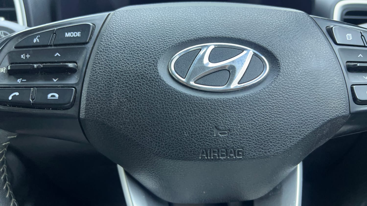 Used 2019 Hyundai Venue SX Plus 1.0 Turbo DCT Petrol Automatic top_features Airbags