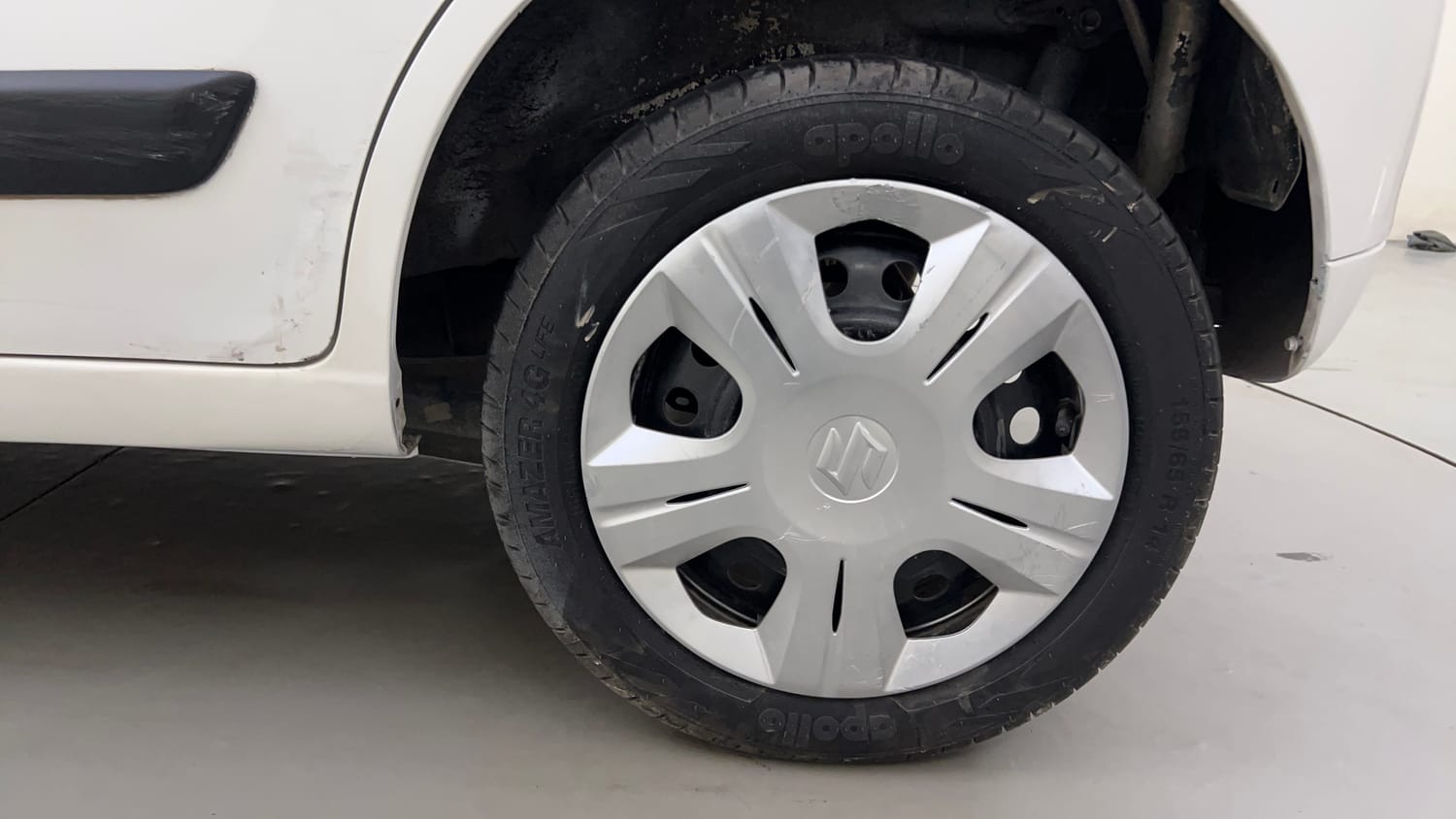 Used 2016 Maruti Suzuki Wagon R 1.0 VXI AMT Petrol Automatic tyres LEFT REAR TYRE RIM VIEW