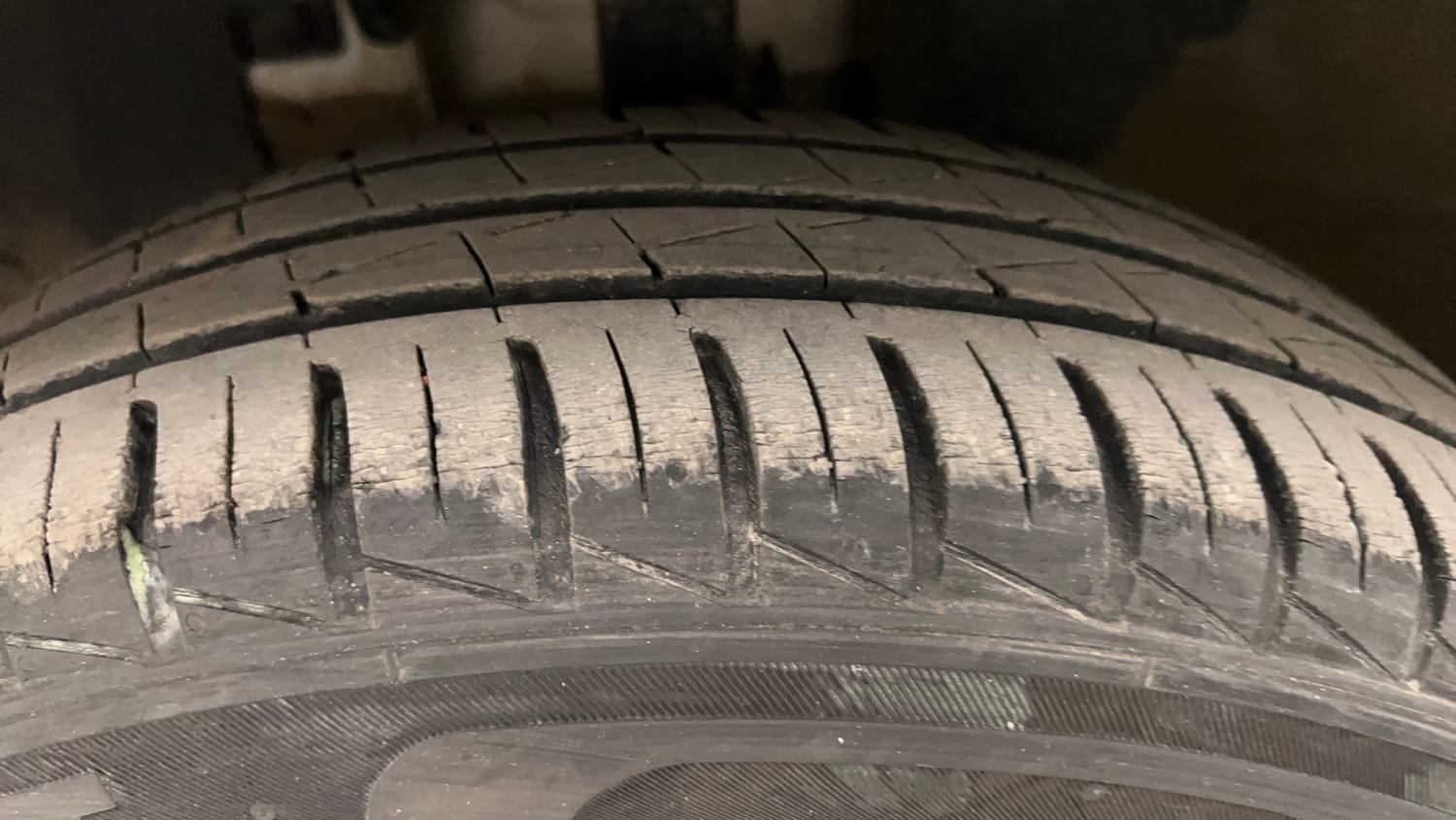 Used 2020 Renault Kwid RXL Petrol Manual tyres LEFT FRONT TYRE TREAD VIEW