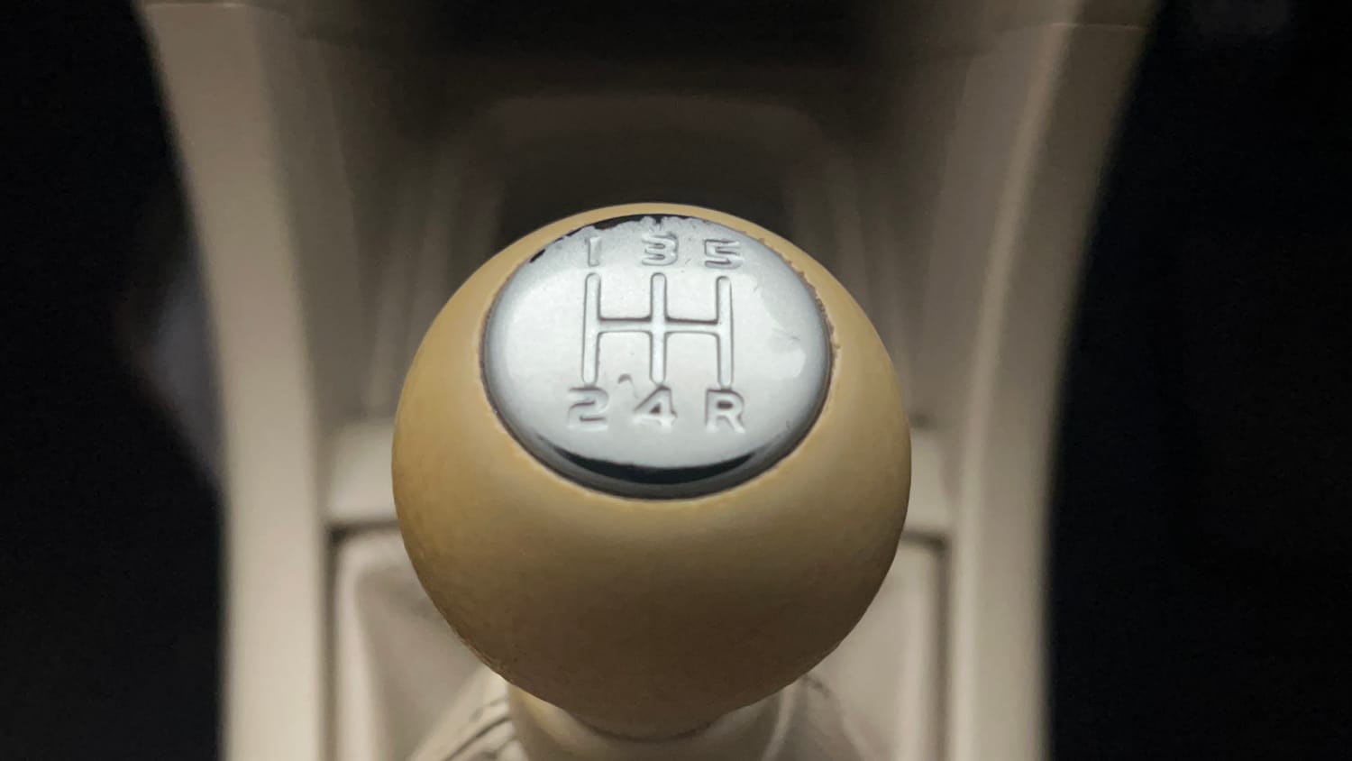 Used 2016 Maruti Suzuki Ertiga ZXI Petrol Manual interior GEAR  KNOB VIEW