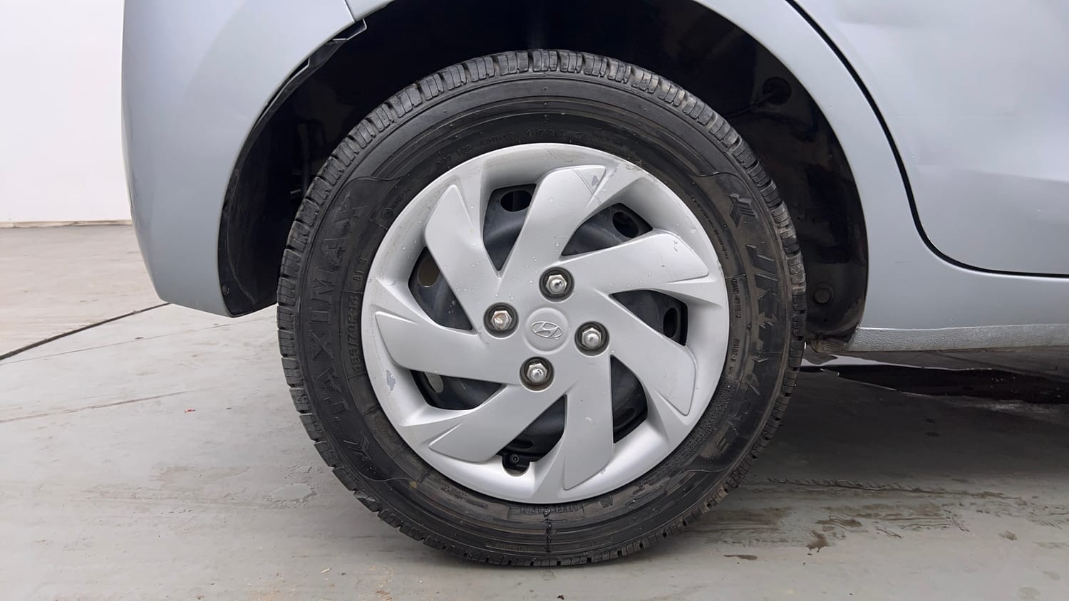 Used 2021 Hyundai Santro Sportz AMT Petrol Automatic tyres RIGHT REAR TYRE RIM VIEW