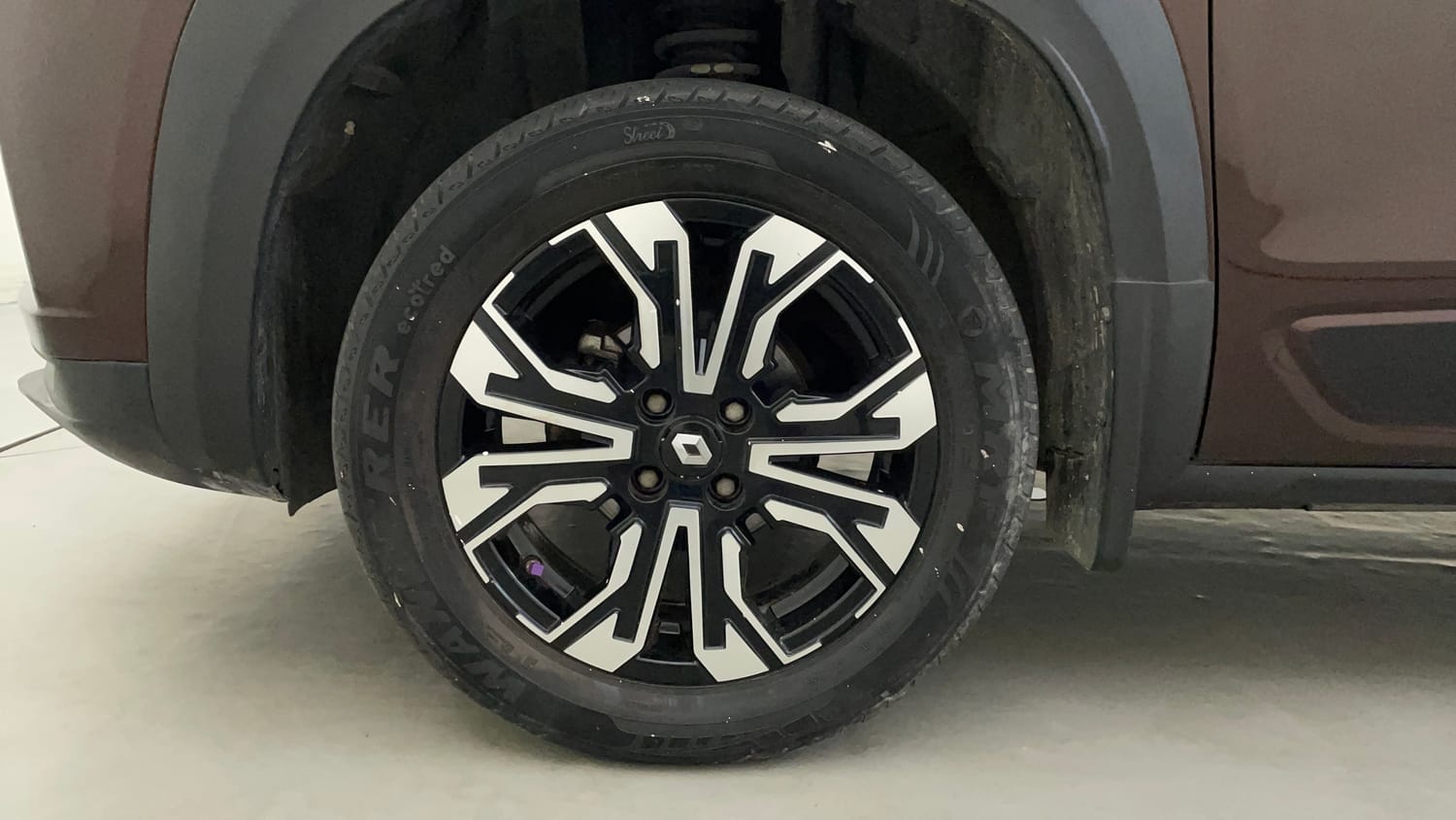 Used 2021 Renault Kiger RXZ Turbo CVT Petrol Automatic tyres LEFT FRONT TYRE RIM VIEW