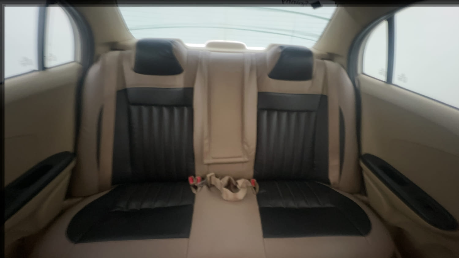 Used 2015 Honda Amaze 1.2 SX i-VTEC Petrol Manual interior REAR SEAT CONDITION VIEW
