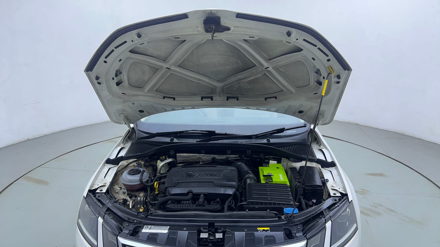 Used 2019 Skoda Octavia 1.8 TSI Style AT Petrol Automatic engine ENGINE & BONNET OPEN FRONT VIEW