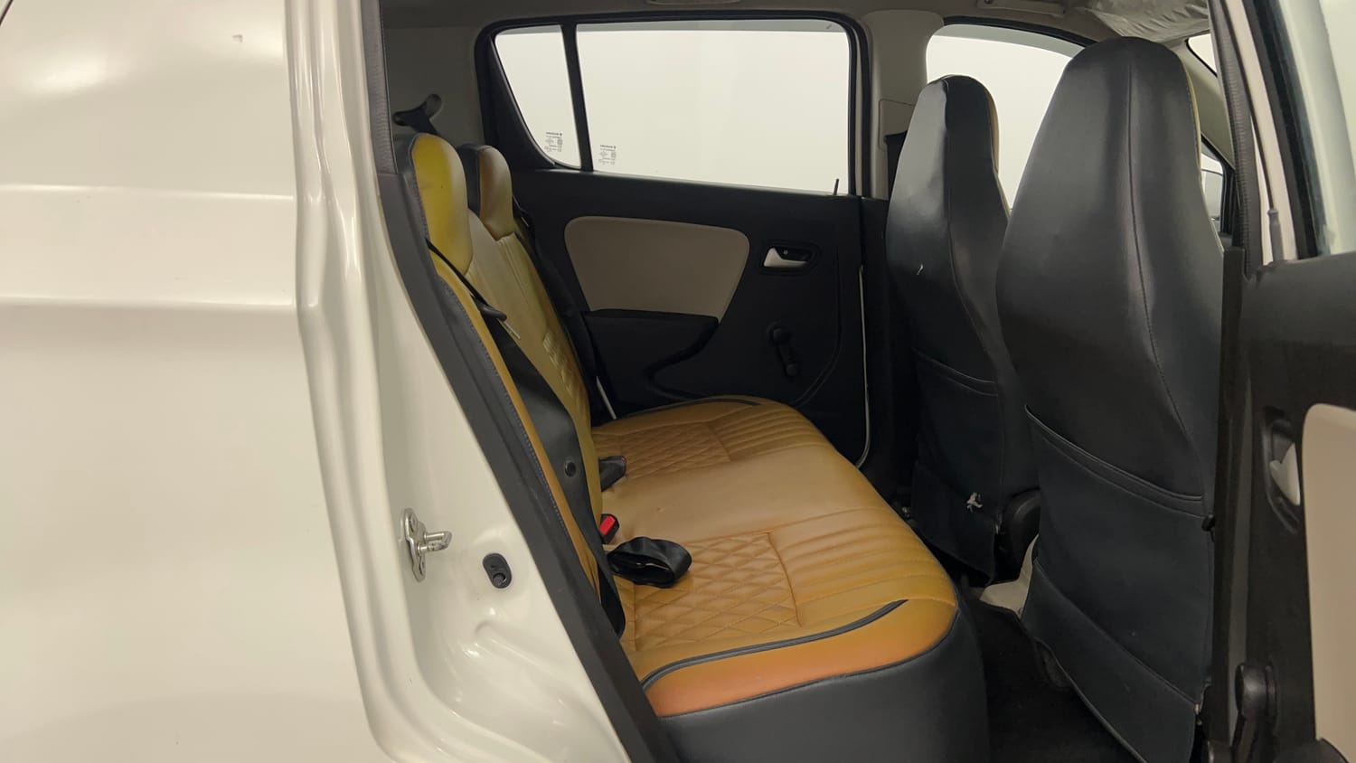 Used 2020 Maruti Suzuki Alto 800 LXi Petrol Manual interior RIGHT SIDE REAR DOOR CABIN VIEW