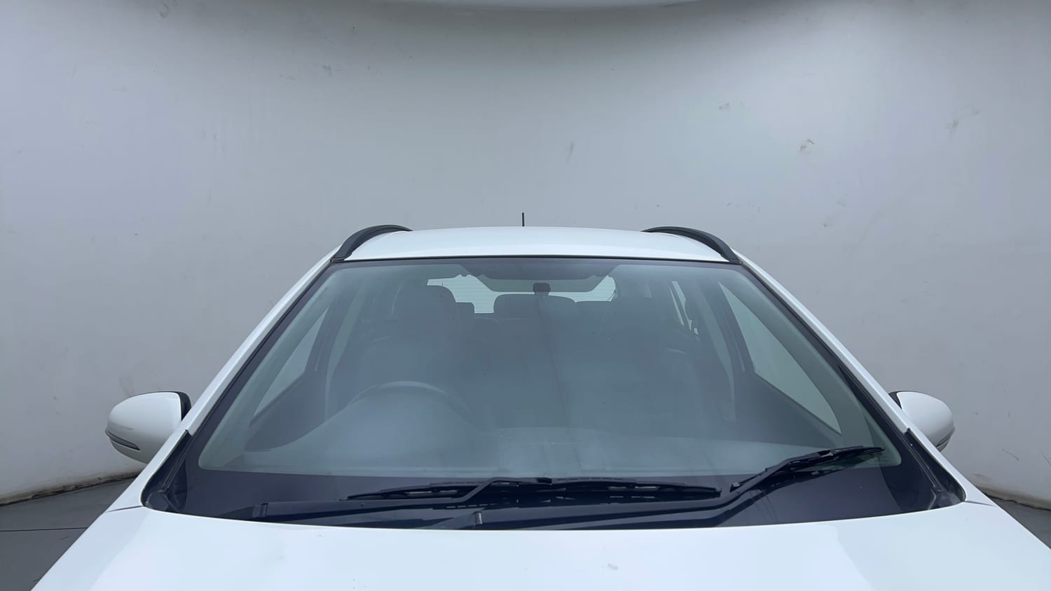 Used 2019 Maruti Suzuki S-Cross Zeta 1.3 Diesel Manual exterior FRONT WINDSHIELD VIEW