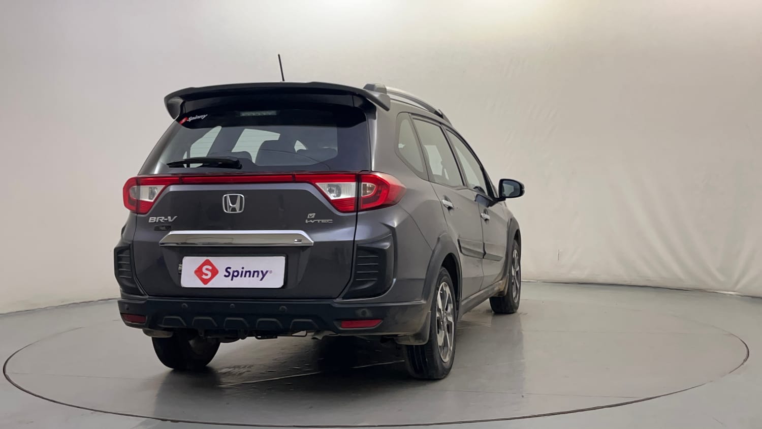 Used 2018 Honda BR-V V CVT Petrol Petrol Automatic exterior RIGHT REAR CORNER VIEW