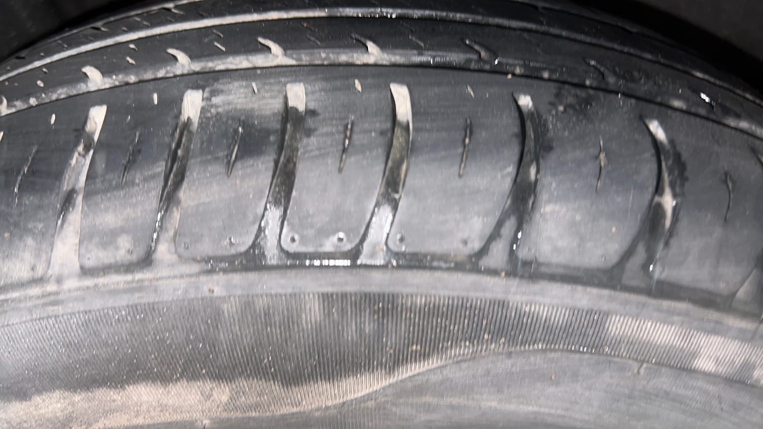 Used 2019 Maruti Suzuki Swift VXi AMT Petrol Automatic tyres RIGHT REAR TYRE TREAD VIEW