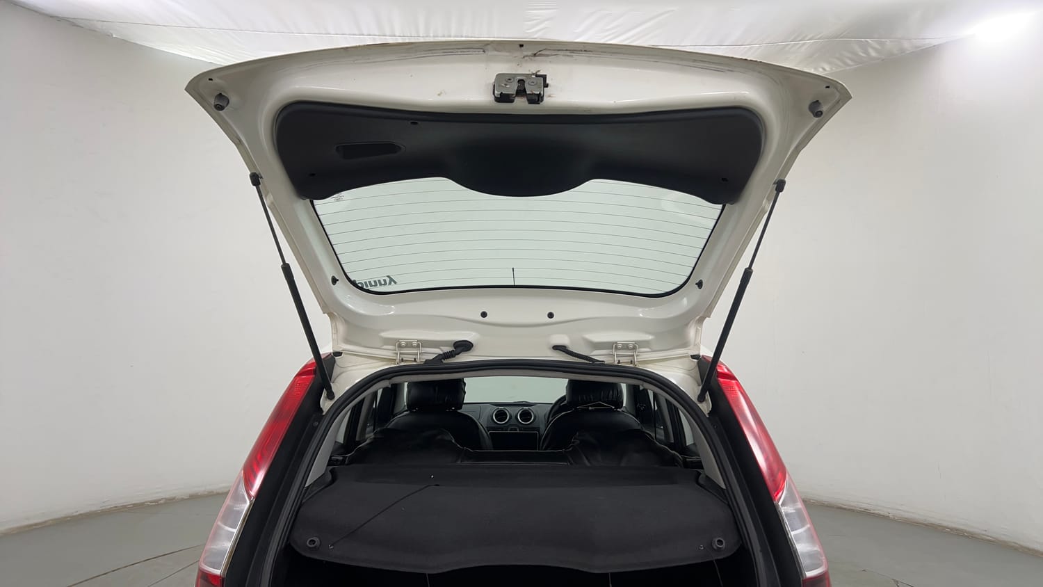 Used 2013 Ford Figo Duratec Petrol Titanium 1.2 Petrol Manual interior DICKY DOOR OPEN VIEW