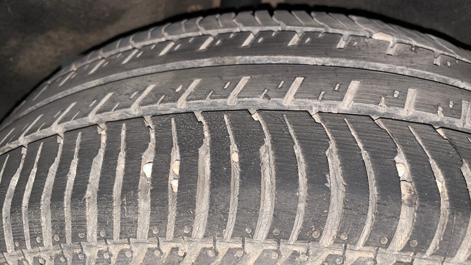 Used 2017 Ford EcoSport Trend+ 1.0L EcoBoost Petrol Manual tyres RIGHT REAR TYRE TREAD VIEW