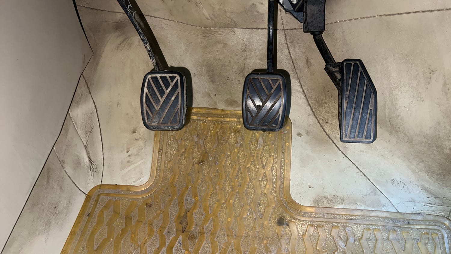Used 2018 Maruti Suzuki Dzire VXi Petrol Manual interior PEDALS VIEW