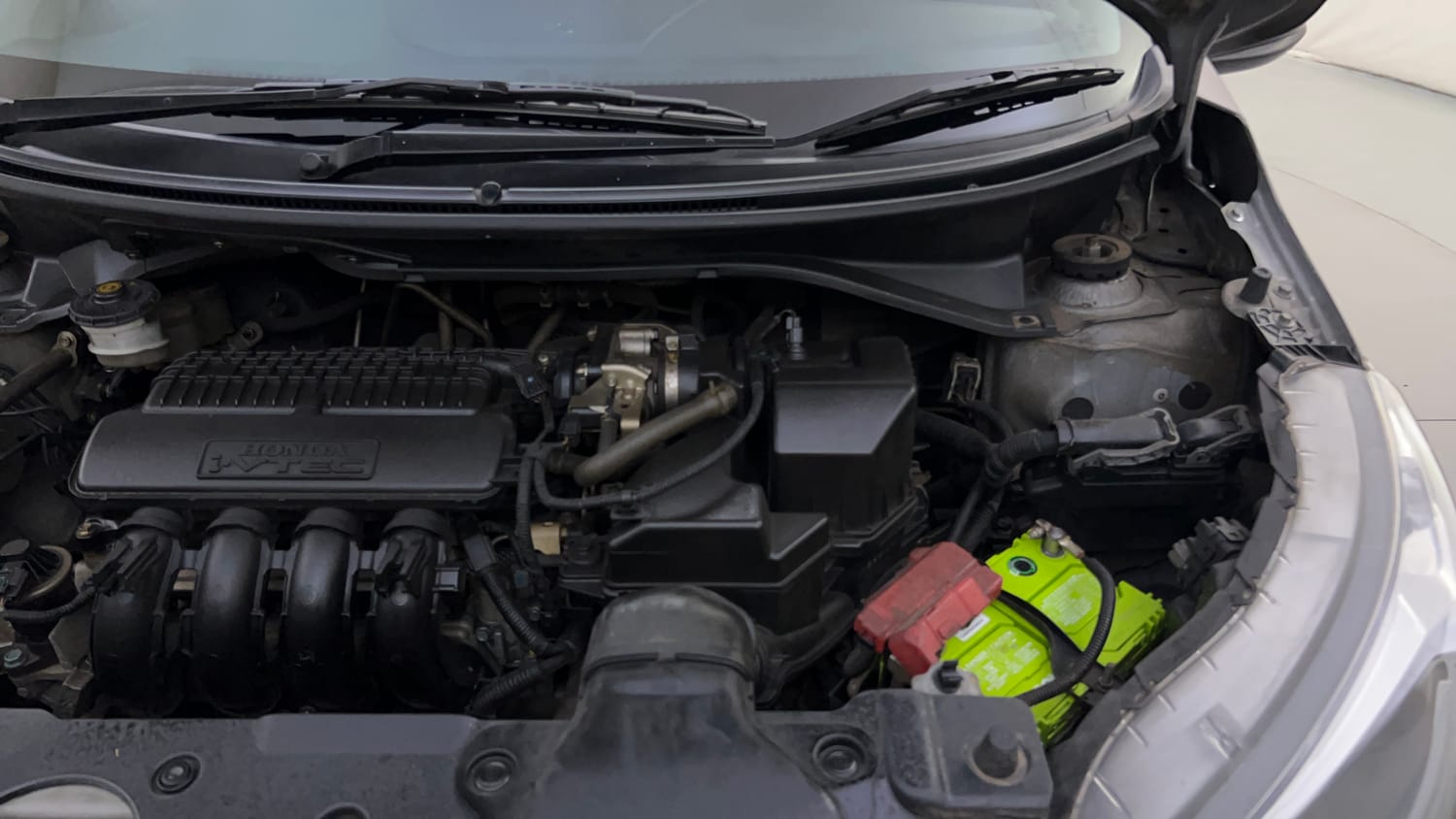 Used 2018 Honda BR-V V CVT Petrol Petrol Automatic engine ENGINE LEFT SIDE HINGE & APRON VIEW