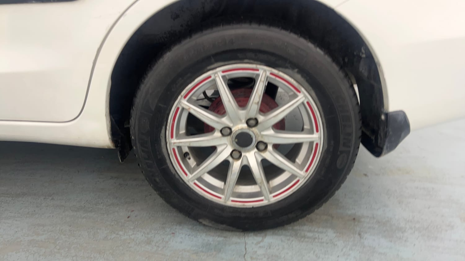 Used 2015 Honda Amaze 1.2 SX i-VTEC Petrol Manual tyres LEFT REAR TYRE RIM VIEW