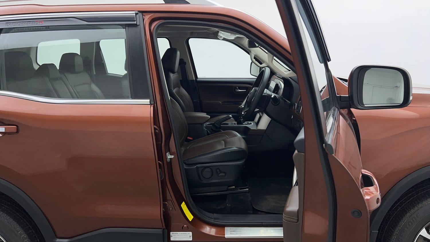 Used 2023 Mahindra Scorpio N Z8 L Petrol MT 7 STR Petrol Manual interior RIGHT SIDE FRONT DOOR CABIN VIEW