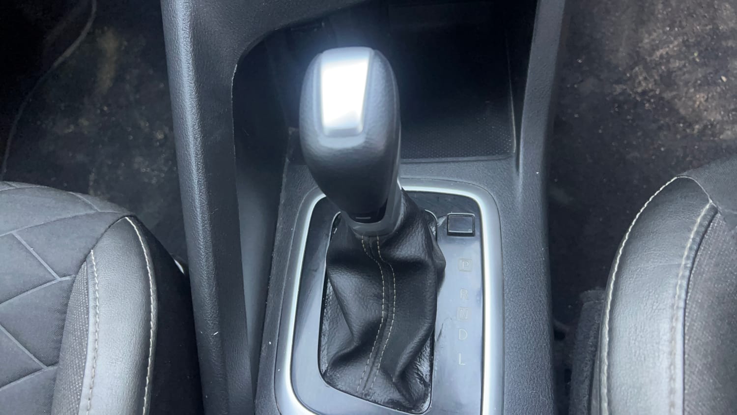 Used 2021 Nissan Magnite XV Premium Turbo CVT Petrol Automatic interior GEAR  KNOB VIEW