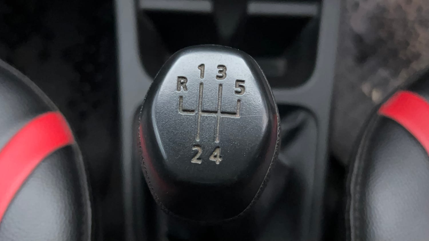Used 2020 Renault Kwid RXL Petrol Manual interior GEAR  KNOB VIEW