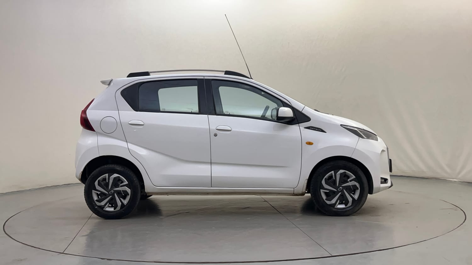 Used 2020 Datsun Redi-GO T(O) 1.0 AMT Petrol Automatic exterior RIGHT SIDE VIEW