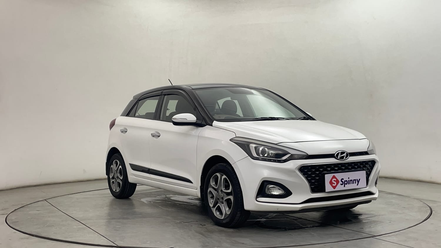 Used 2019 Hyundai Elite i20 Asta 1.2 (O) Petrol Manual exterior RIGHT FRONT CORNER VIEW