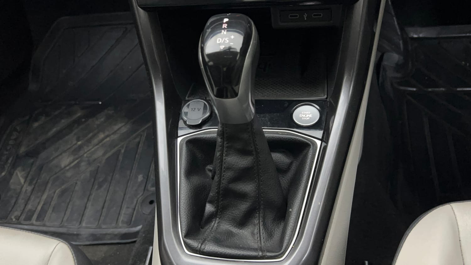 Used 2022 Volkswagen Taigun Topline 1.0 TSI AT Petrol Automatic interior GEAR  KNOB VIEW