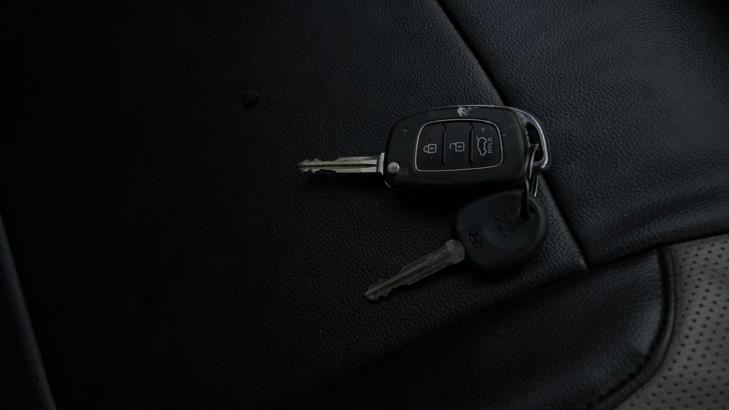 Used 2018 Hyundai Elite i20 Sportz 1.2 Petrol Manual extra CAR KEY VIEW