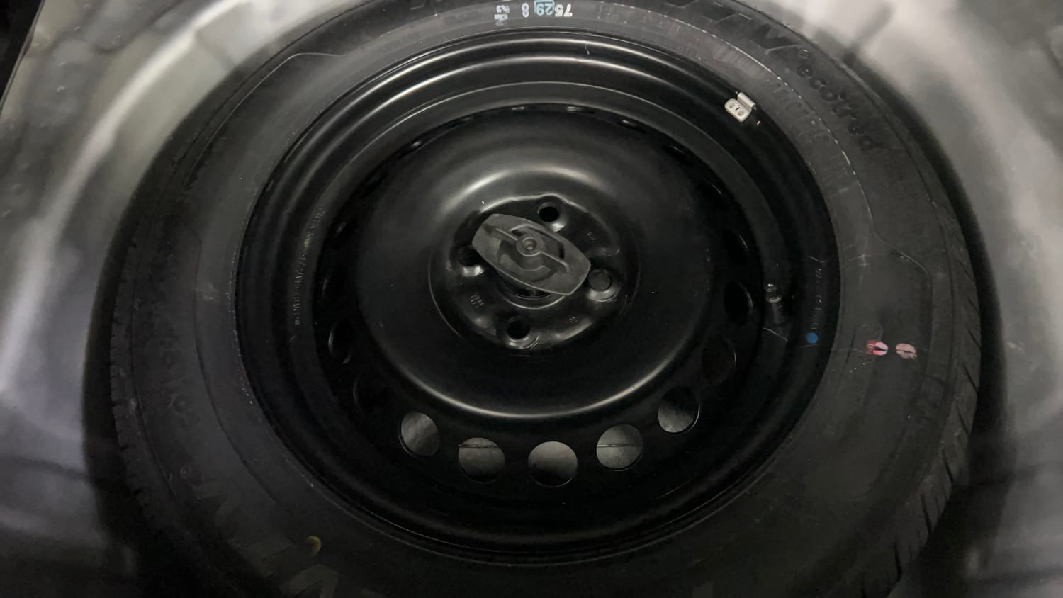 Used 2021 Maruti Suzuki Baleno Delta Petrol Manual tyres SPARE TYRE VIEW