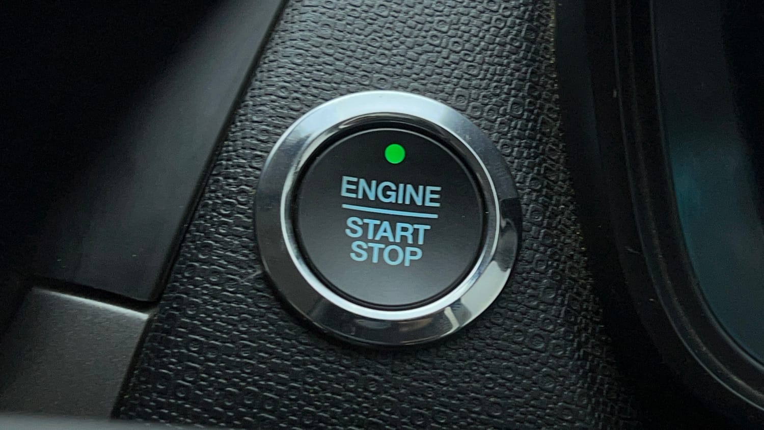 Used 2019 Ford EcoSport Titanium + 1.5L Ti-VCT AT Petrol Automatic top_features Keyless start