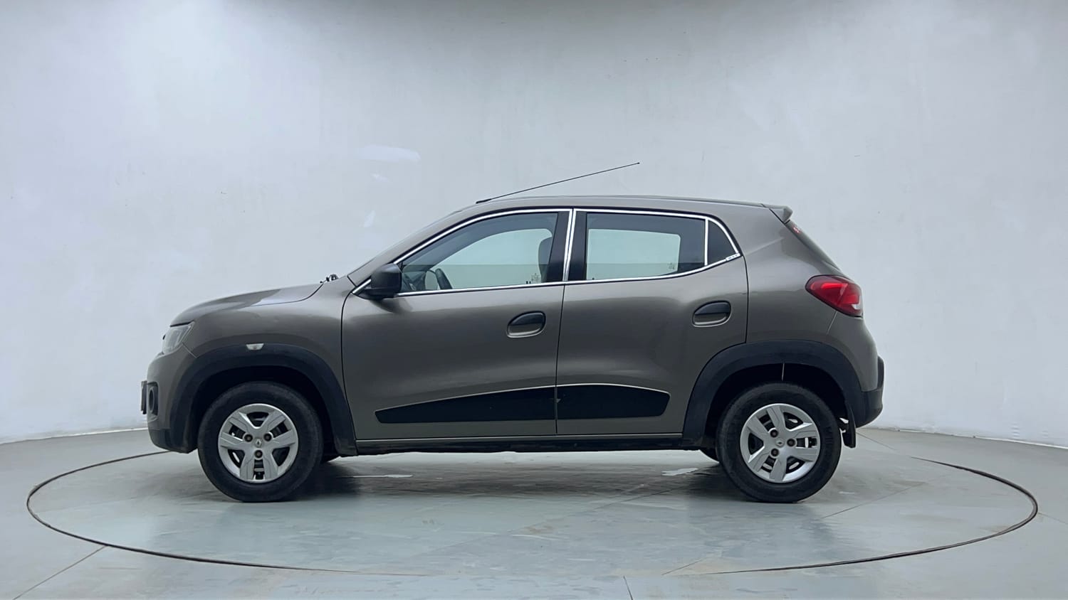 Used 2019 Renault Kwid RXT Opt Petrol Manual exterior LEFT SIDE VIEW