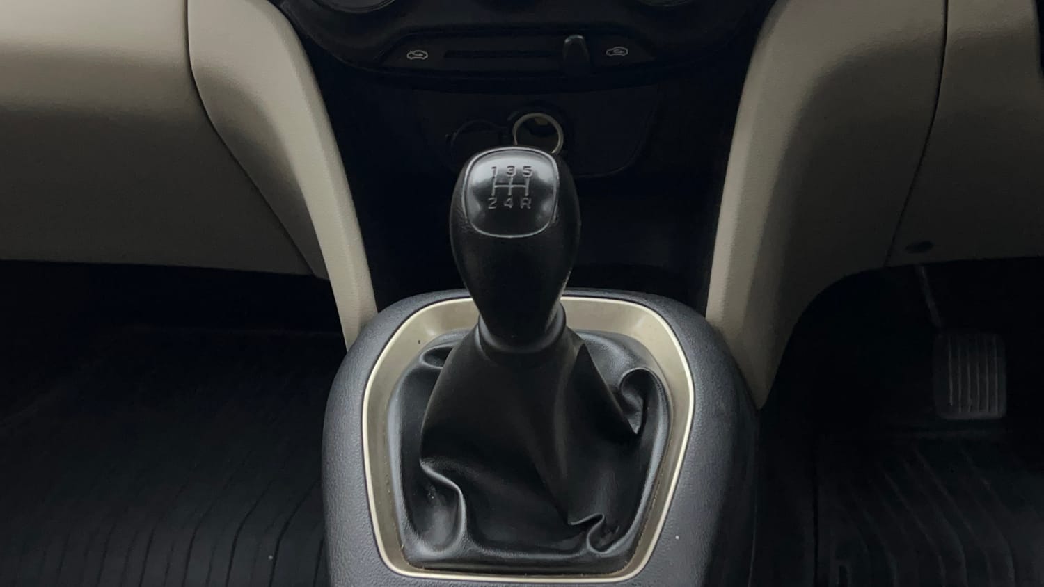 Used 2019 Hyundai Santro Magna Petrol Manual interior GEAR  KNOB VIEW