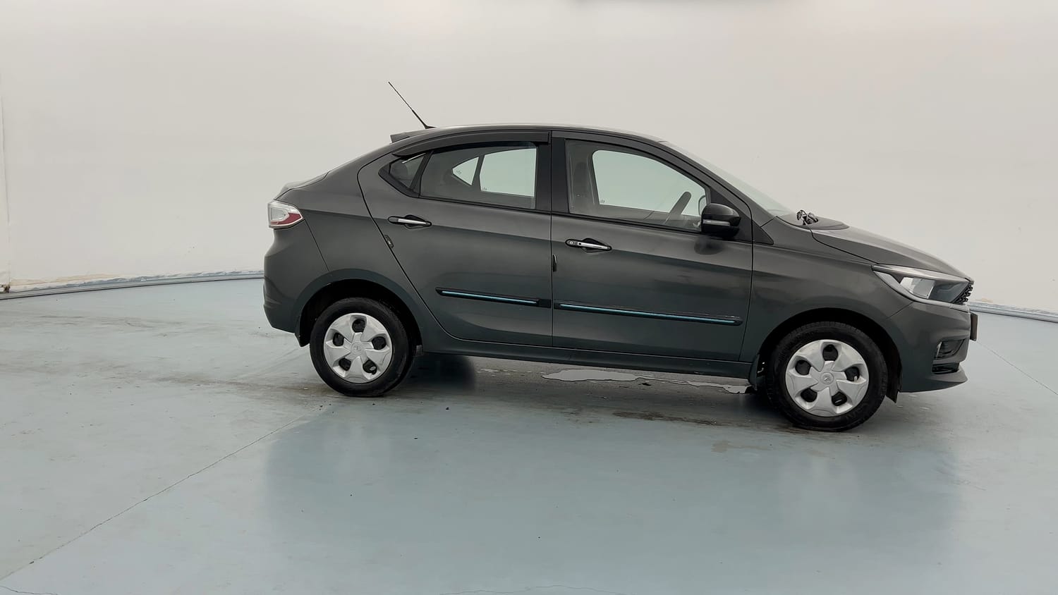 Used 2023 Tata Tigor XZ CNG Cng Manual exterior RIGHT SIDE VIEW