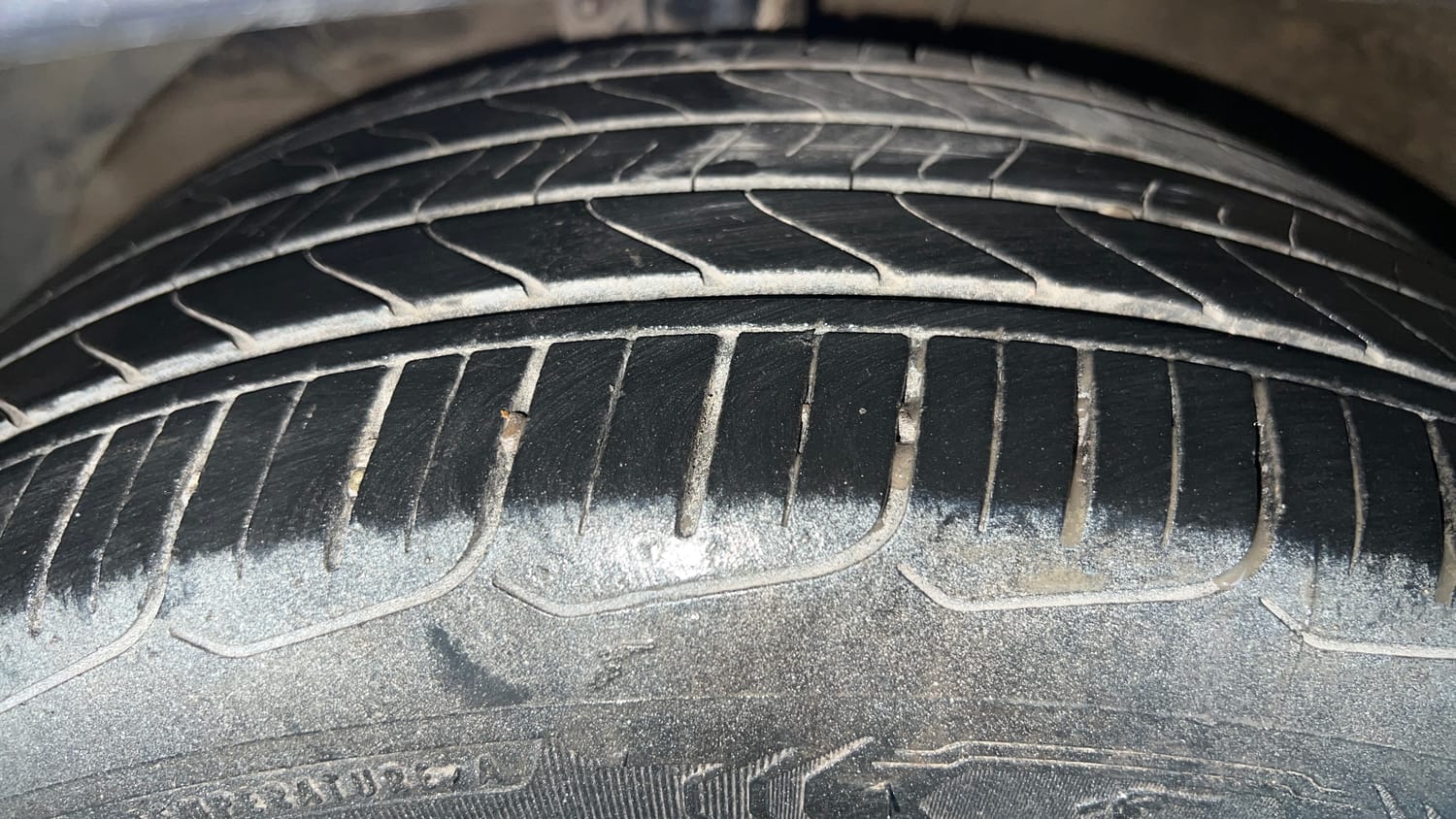 Used 2018 Maruti Suzuki Baleno Zeta 1.2 AT Petrol Automatic tyres LEFT FRONT TYRE TREAD VIEW