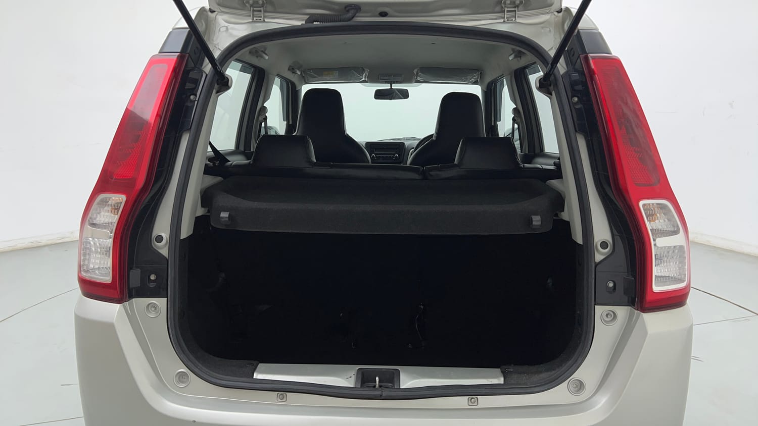 Used 2022 Maruti Suzuki Wagon R VXI 1.0 Petrol Manual interior DICKY INSIDE VIEW