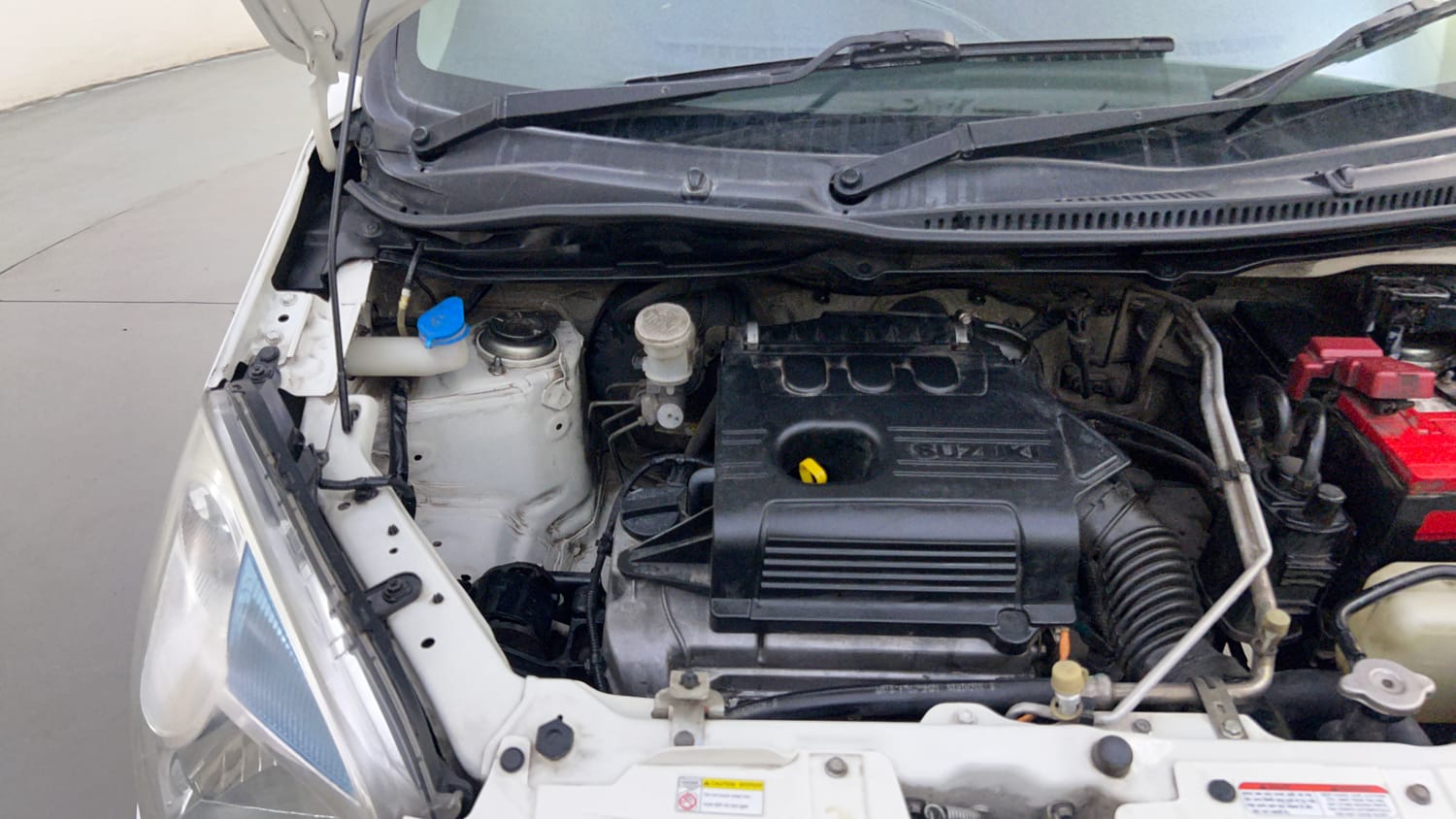 Used 2016 Maruti Suzuki Wagon R 1.0 VXI AMT Petrol Automatic engine ENGINE RIGHT SIDE HINGE & APRON VIEW