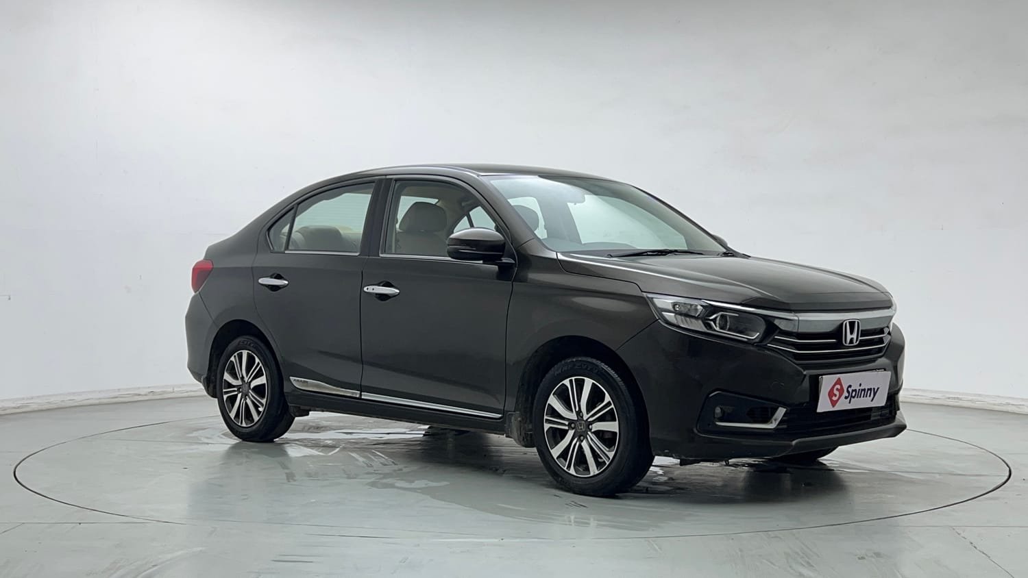 Used 2022 Honda Amaze VX CVT 1.2 Petrol Petrol Automatic exterior RIGHT FRONT CORNER VIEW