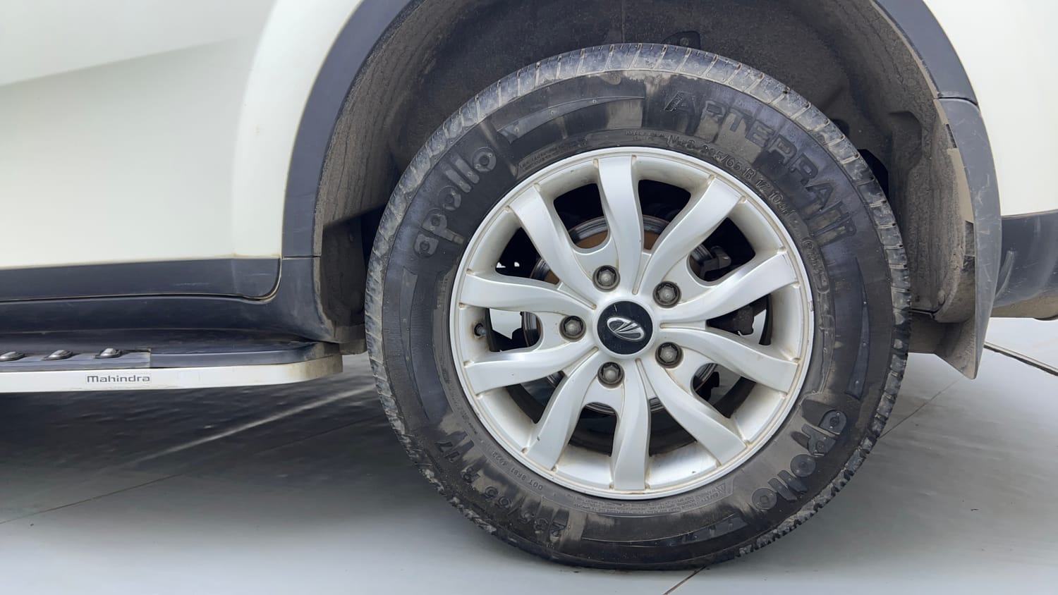 Used 2016 Mahindra XUV500 W10 AT Diesel Automatic tyres LEFT REAR TYRE RIM VIEW