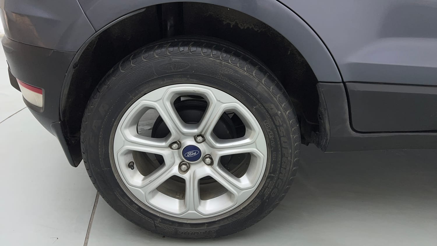 Used 2019 Ford EcoSport Titanium + 1.5L Ti-VCT AT Petrol Automatic tyres RIGHT REAR TYRE RIM VIEW
