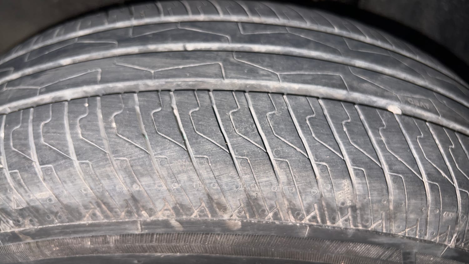 Used 2025 Tata Punch Adventure Plus AMT Petrol Automatic tyres LEFT FRONT TYRE TREAD VIEW
