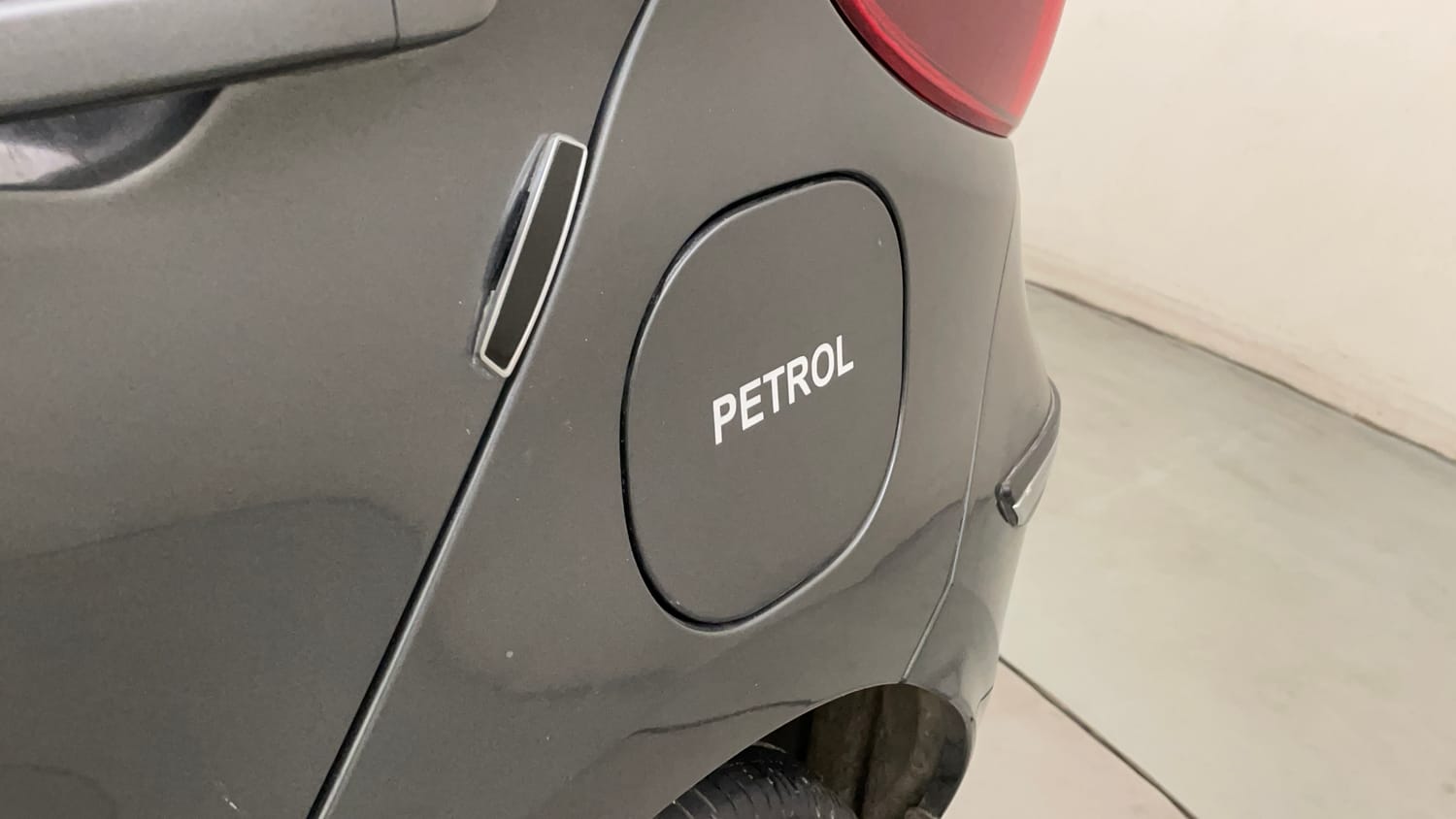 Used 2021 Tata Tiago XZ Plus Petrol Manual dents MINOR SCRATCH